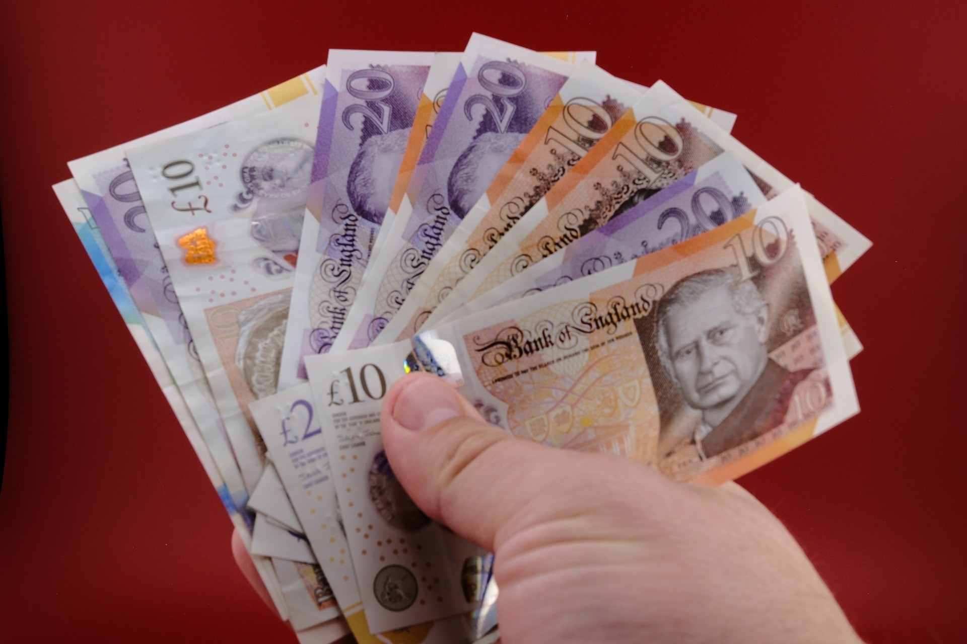 Wielka Brytania podnosi wiek emerytalny. Kto musi czekać dłużej i ile wynosi świadczenie